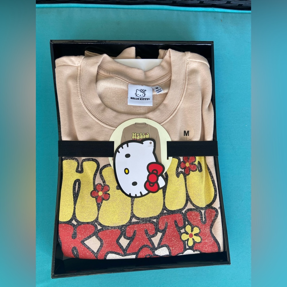 Hello Kitty Sweater size M